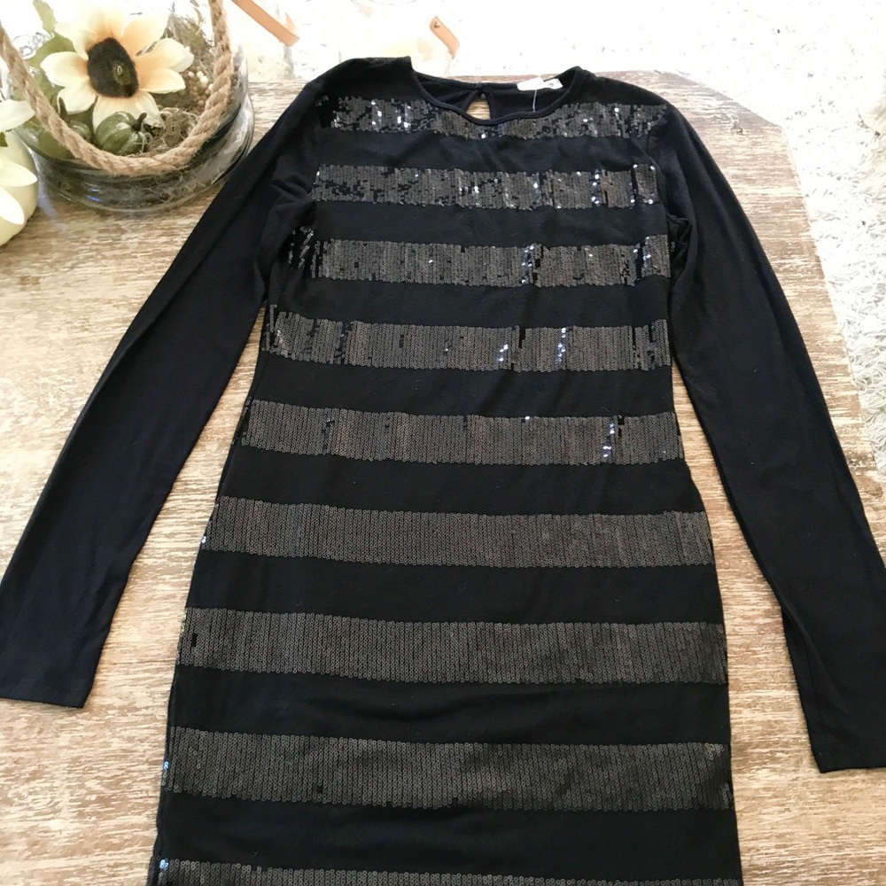 BEAUTIFUL BLACK SEQUIN STRIPED SOPRANO DRESS ✨ - Picture 8 of 9
